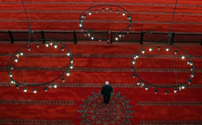 'Salg�n�n ramazana rastlamas� insan� dinin �z�n� aramaya y�nlendirdi'