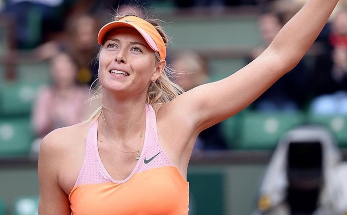 Maria Sharapova tenisi b�rakt�