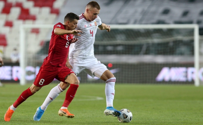 A Milli Tak�m'da Mert Hakan aday kadrodan ��kar�ld�