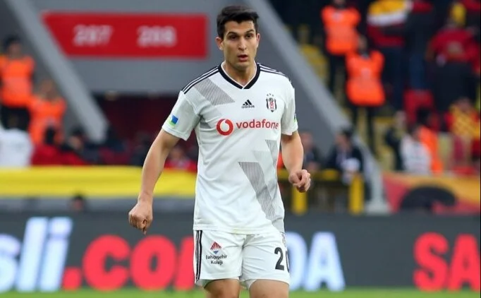 ��te Necip Uysal'�n Be�ikta�'ta yeni maa��