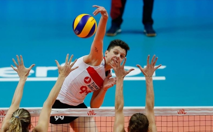 VakıfBank, Ebrar Karakurt'u Türk Hava Yolları'na kiraladı