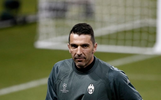 Buffon, Serie A'da en fazla forma giyen oyuncu oldu