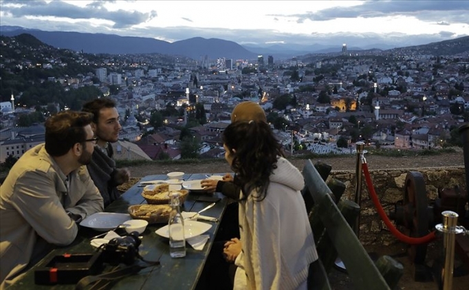 En uzun oru�, hangi �lkede tutuluyor?