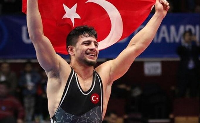 Cengiz Arslan, D�nya Kupas�'nda bronz madalya kazand�