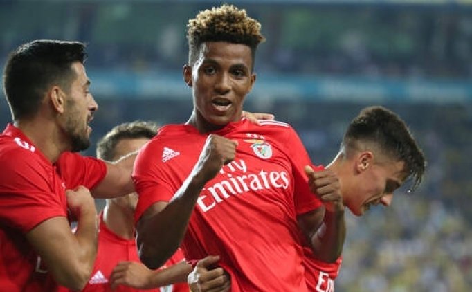 Gedson Fernandes trafik kazas�ndan yara almadan kurtuldu