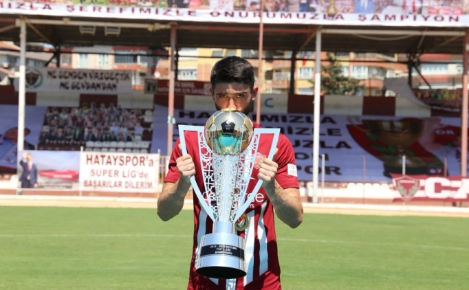 Gztepeli futbolcu Kubilay Snmez, Bursaspor'a transfer oldu