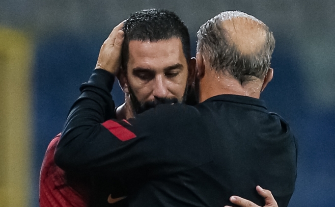 Arda Turan forma ve kontrat bekliyor