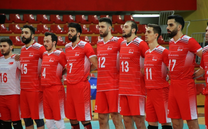 A Milli Erkek Voleybol Tak�m�, elemelere galibiyetle ba�lad�