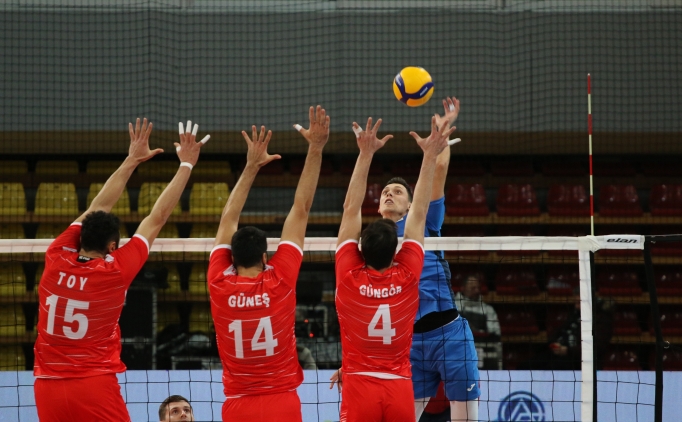 A Milli Erkek Voleybol Tak�m�'n�n geni� kadrosu a��kland�