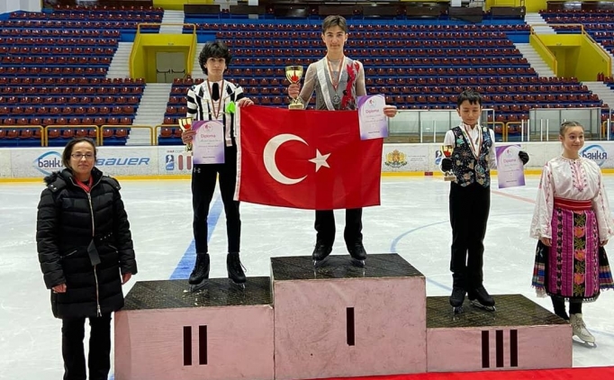 Milli buz patenciler Bulgaristan'da gurur ya�att�