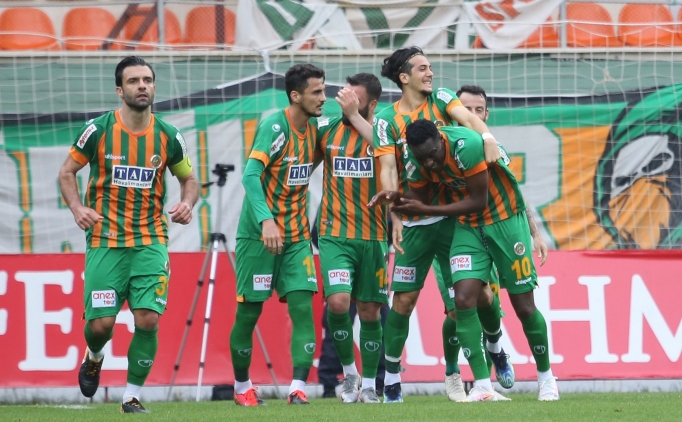 Alanyaspor, Antalyaspor'un serisini bitirdi!