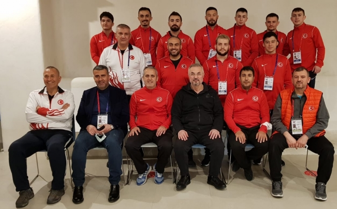 T�rkiye Halter Federasyonu Ba�kan� Ta�p�nar, Avrupa �ampiyonas�'nda milli sporculara g�veniyor