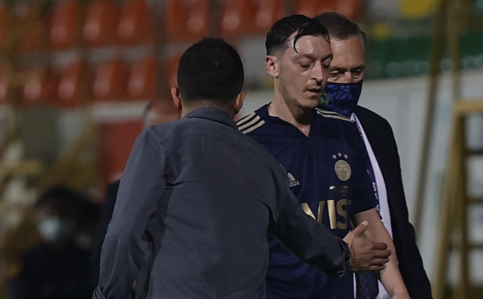 �ansal B�y�ka: 'Mesut �zil yedek bile olamaz'