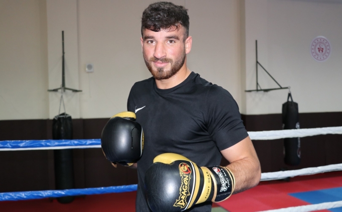 Kick boksta Avrupa �ampiyonu olan �slam Ucan'�n g�z� d�nya �ampiyonlu�unda