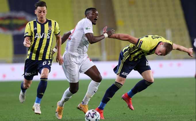 Fenerbahe yllar sonra ilk peinde