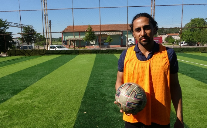 Afganistanl� futbol hakemi T�rkiye'de devam etmek istiyor!