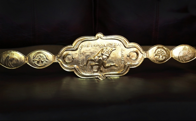 K�rkp�nar'da ba�pehlivanl�k �d�l� a��kland�