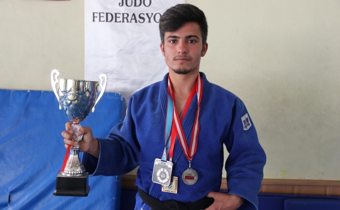 Pazarda alrken tant judo, hayatn deitirdi