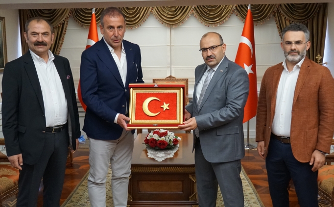 Abdullah Avc�, Vali Ustao�lu'nu ziyaret etti