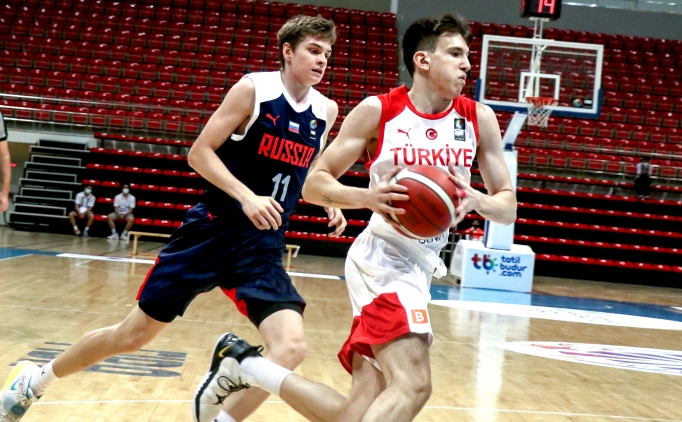 Gen� milliler Rusya'ya yenildi