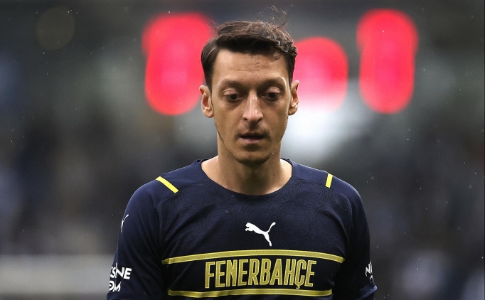 Mesut zil'den Arteta'ya gnderme: 'Srece gvenin'