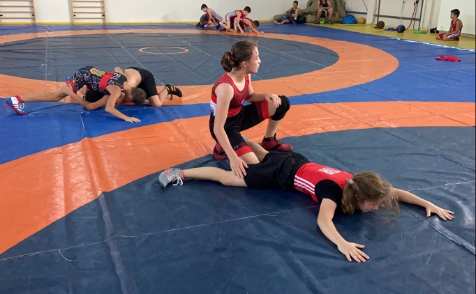 Bulgar g�re��iler T�rkiye'de form tutuyor