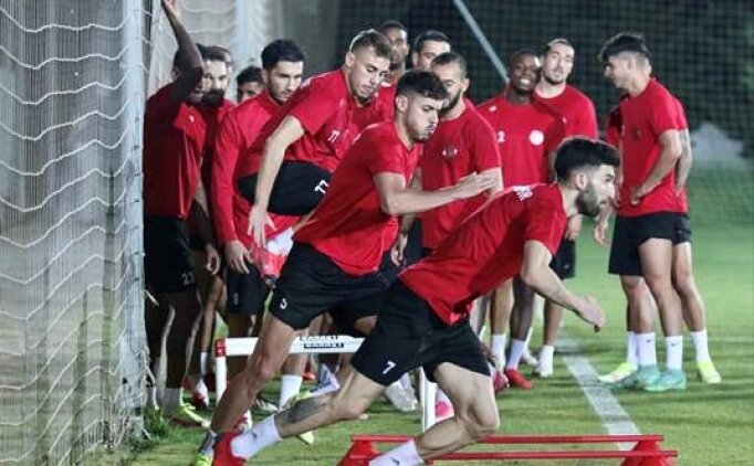 Antalyaspor'da Adana Demirspor ma�� �ncesi 2 eksik