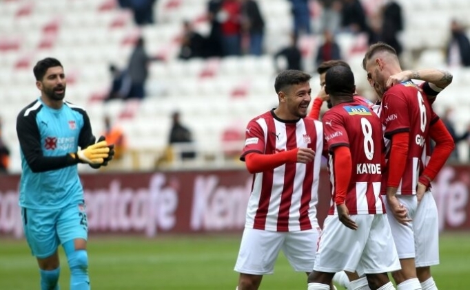 Sivasspor'da Beikta ncesi 2 eksik var!