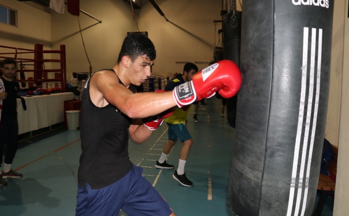 Avrupa �ampiyonas�'na kat�lacak Gen� Erkek Boks Milli Tak�m� belirlendi