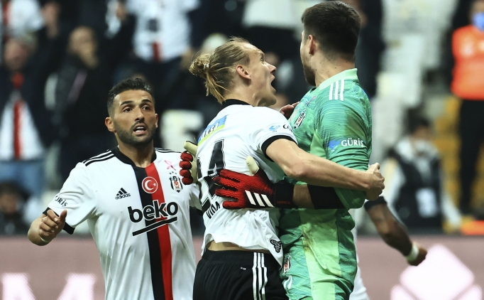 Domagoj Vida'da Ersin Destano�lu'na �zel tebrik