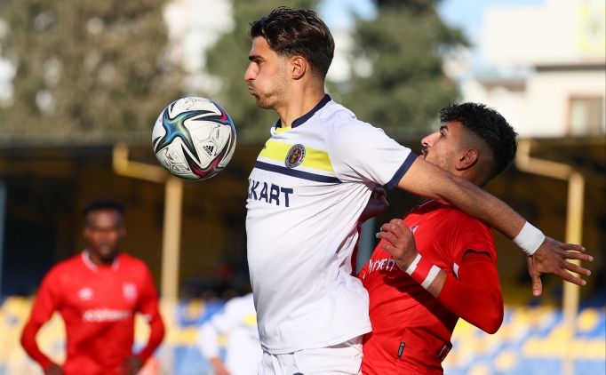 Menemenspor iki ma� sonra galip!