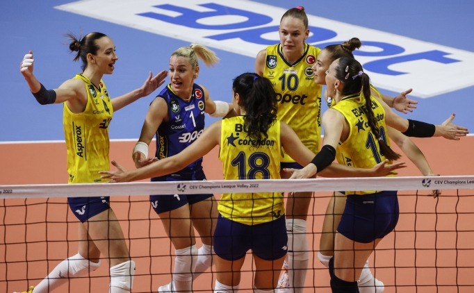 Fenerbahe Opet'ten muhteem geri dn