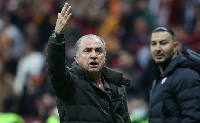 Marsilya ma�� sonras� hakemlerden Fatih Terim'e te�ekk�r