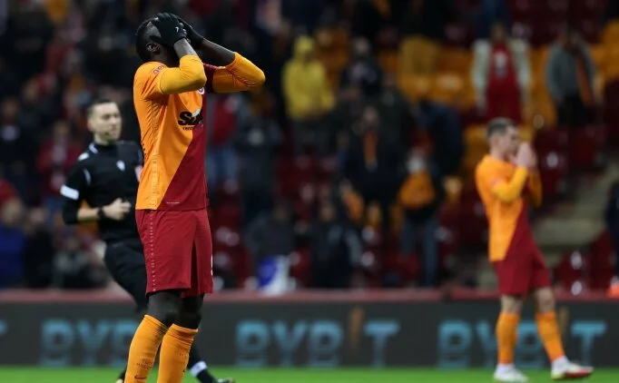 Galatasaray eriyor! Hasret 6 maa kt