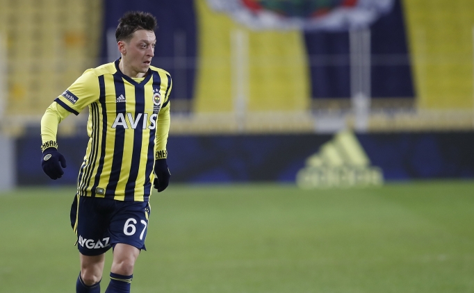 Fenerbahçe'de Mesut Özil çıkmazı