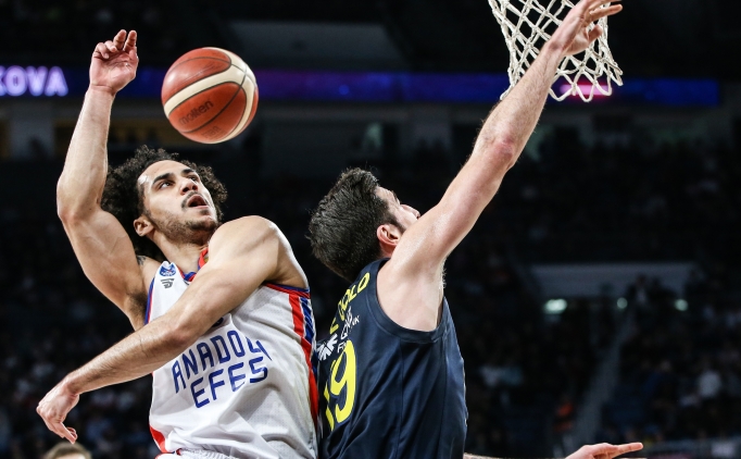 Devlerin derbisi, devlerin dellosu: Larkin vs De Colo