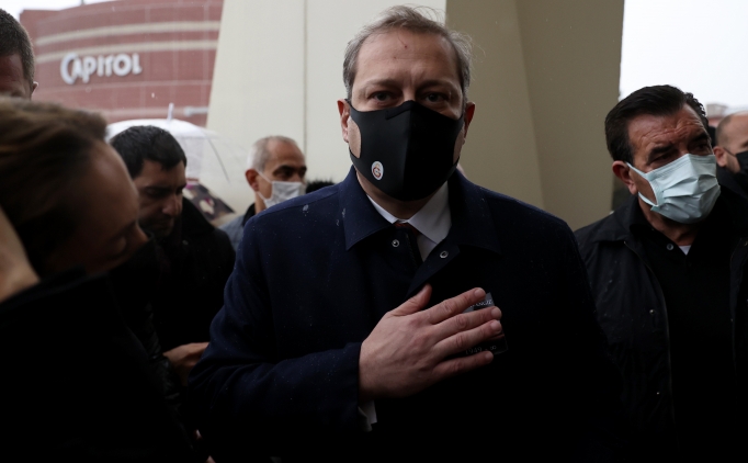 Burak Elmas'tan istifalar i�in a��klama!