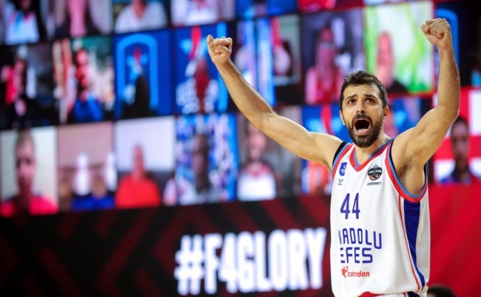 THY EuroLeague �ampiyonu Anadolu Efes'e bir �d�l daha