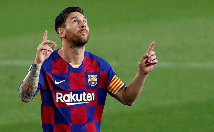 Barcelona: 'Lionel Messi ile yollar ayr�ld�'
