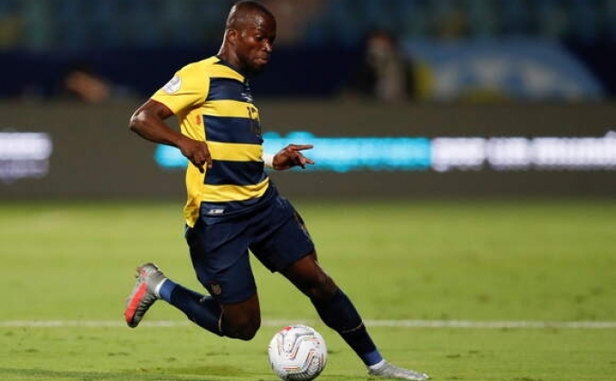 Valencia ve Muslera'n�n kap��mas�n� Uruguay kazand�