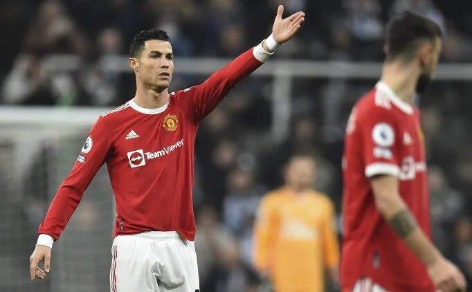 Cristiano Ronaldo heykeli Hindistan' ikiye bld