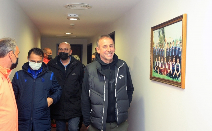Abdullah Avc�'dan futbol akademisine ziyaret