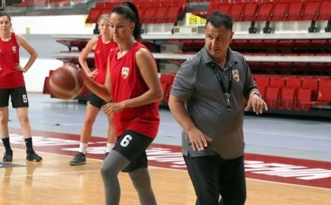 Beikta Kadn Basketbol Takm'nn baantrenr belli oldu