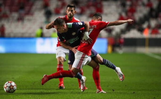 PSV - Benfica ma�� canl� olarak Tuttur'da
