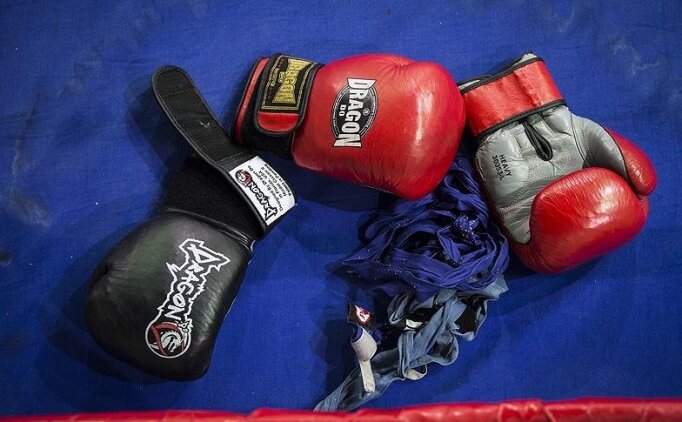 Eski boks y�ld�z� Mayweather, YouTuber Paul ile yeni�emedi