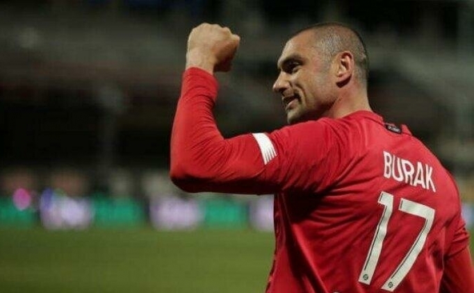 'Kral' Burak Y�lmaz asistlerle y�ld�zla�t�