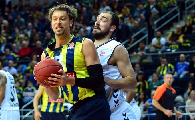 Fenerbah�eli eski basketbolcu David Andersen b�rakt�