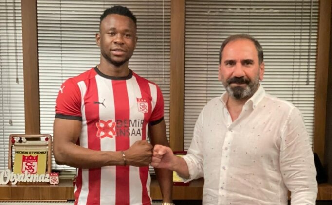 Sivasspor Nijeryal� golc� Leke Samson James'i transfer etti