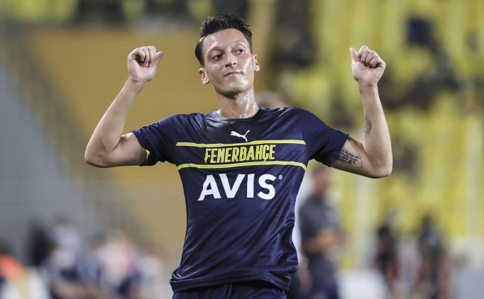 Fenerbahe'de Mesut zil'in yerine Muhammed Gmkaya