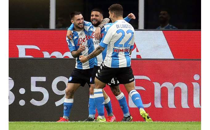 Napoli, Milan'� tek golle devirdi!